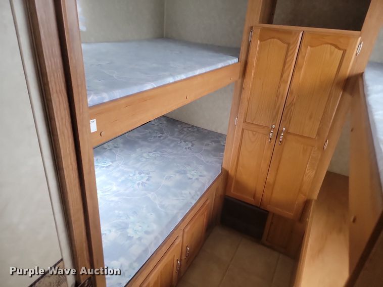 image for item LA9606 2006 Palomino Puma camper