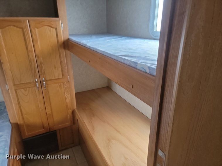 image for item LA9606 2006 Palomino Puma camper