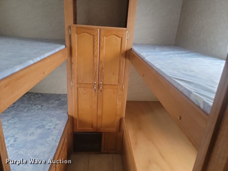 image for item LA9606 2006 Palomino Puma camper