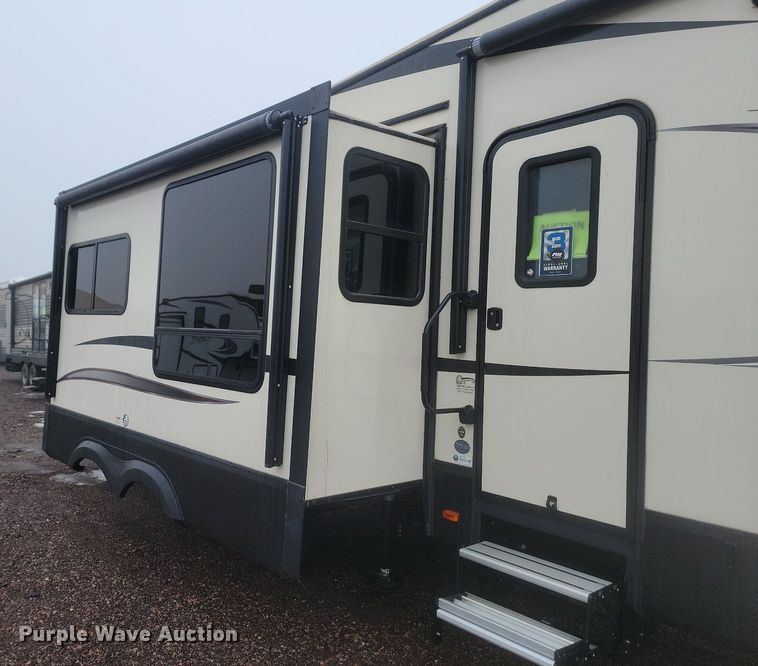 image for item LA9610 2018 Grand Design  Reflection  camper