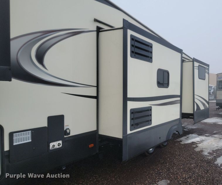 image for item LA9610 2018 Grand Design  Reflection  camper