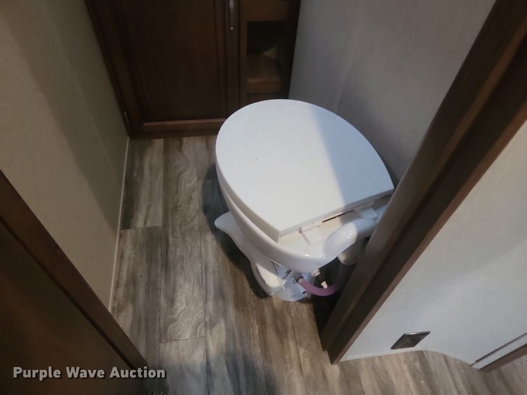 image for item LA9610 2018 Grand Design  Reflection  camper