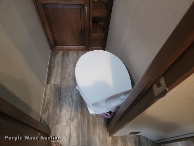 image for item LA9610 2018 Grand Design  Reflection  camper