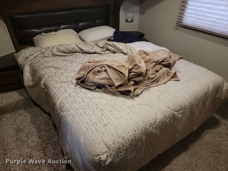 image for item LA9610 2018 Grand Design  Reflection  camper