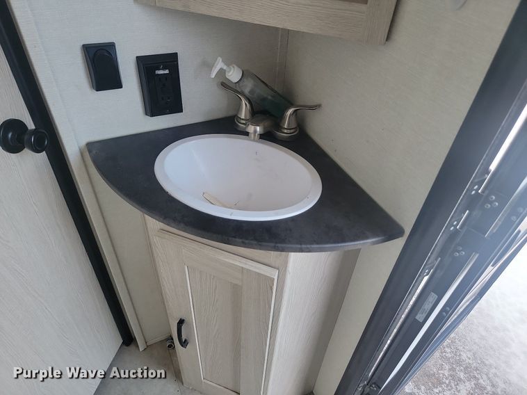 image for item LA9612 2021 Apex 290BHS camper