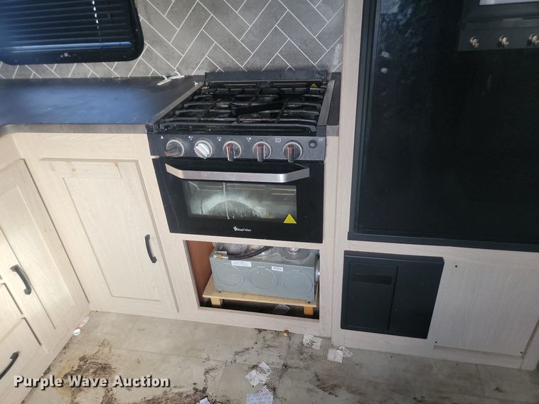 image for item LA9612 2021 Apex 290BHS camper