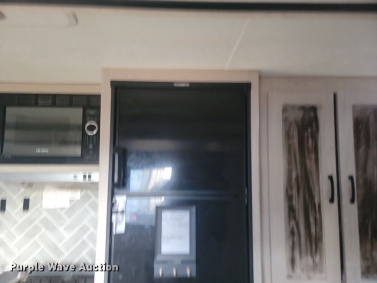 image for item LA9612 2021 Apex 290BHS camper