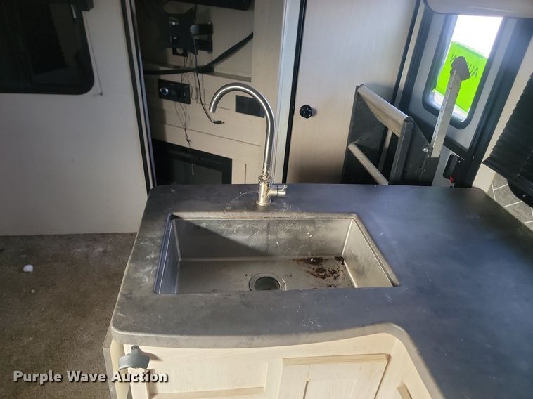 image for item LA9612 2021 Apex 290BHS camper