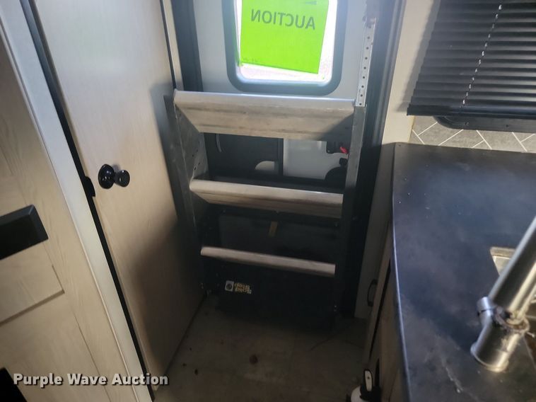 image for item LA9612 2021 Apex 290BHS camper