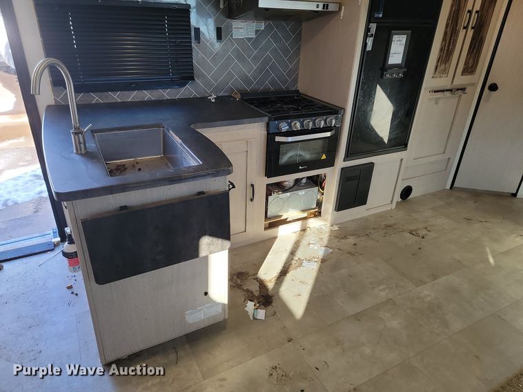 image for item LA9612 2021 Apex 290BHS camper