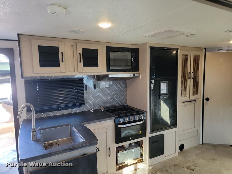 image for item LA9612 2021 Apex 290BHS camper