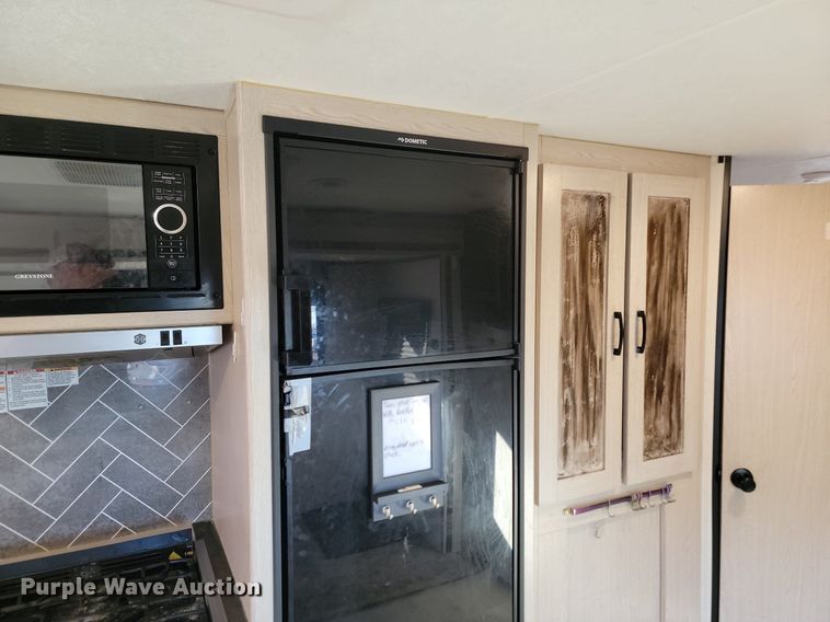 image for item LA9612 2021 Apex 290BHS camper