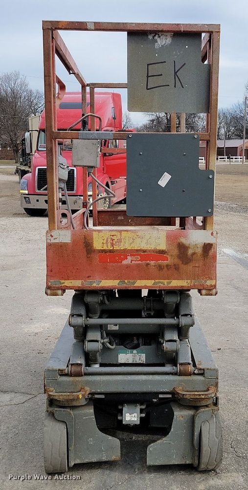 image for item LD9110 Skyjack SJIII 3219 scissor lift