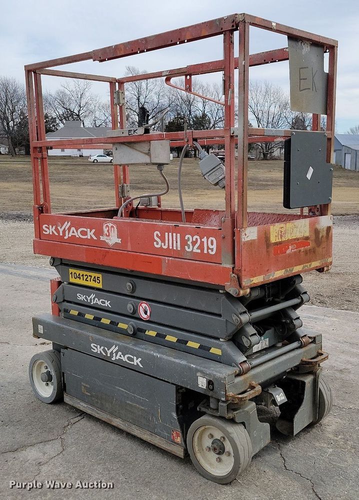 image for item LD9110 Skyjack SJIII 3219 scissor lift