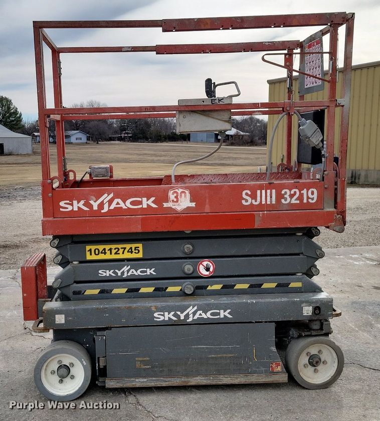 image for item LD9110 Skyjack SJIII 3219 scissor lift