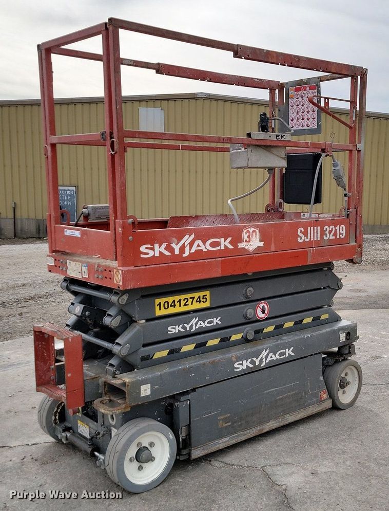 image for item LD9110 Skyjack SJIII 3219 scissor lift