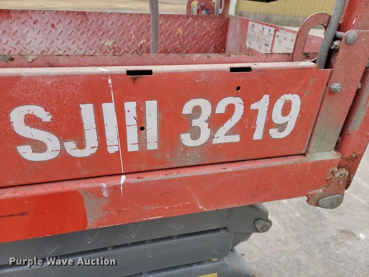 image for item LD9110 Skyjack SJIII 3219 scissor lift
