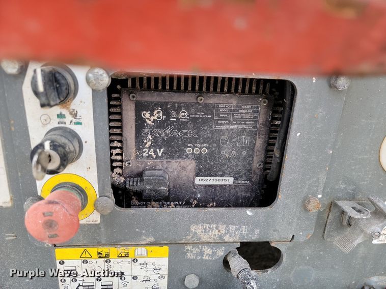 image for item LD9110 Skyjack SJIII 3219 scissor lift