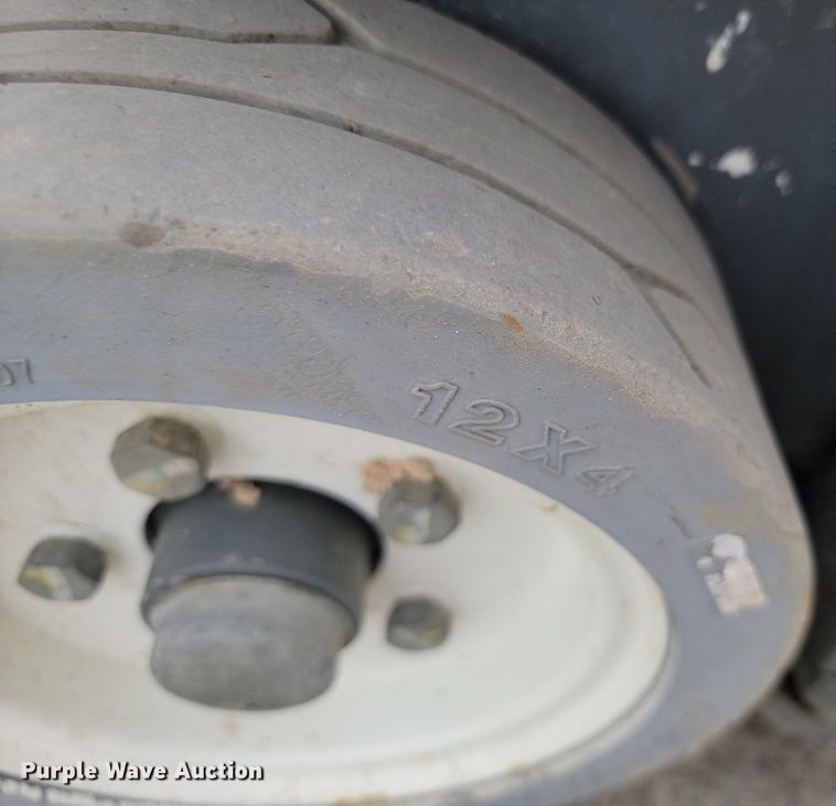 image for item LD9110 Skyjack SJIII 3219 scissor lift