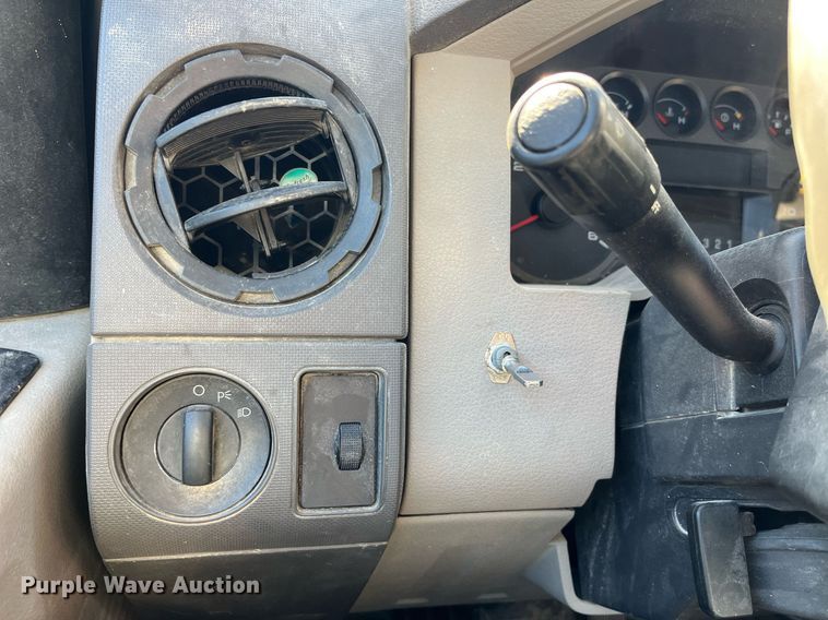 image for item LD9929 2008 Ford F550 Super Duty XL utility / service truck