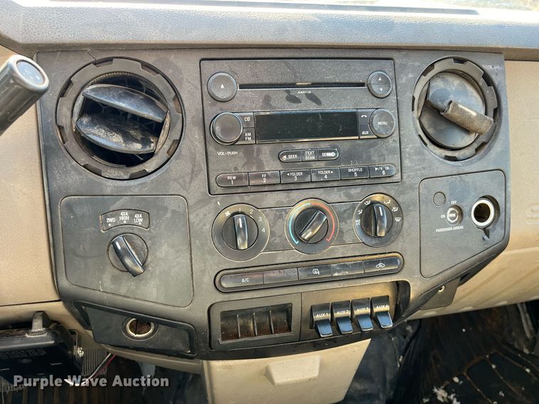 image for item LD9929 2008 Ford F550 Super Duty XL utility / service truck