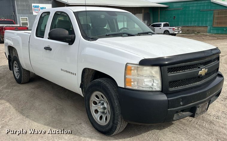 image for item LD9953 2008 Chevrolet Silverado 1500 Ext. Cab pickup truck