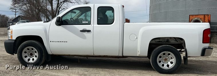 image for item LD9953 2008 Chevrolet Silverado 1500 Ext. Cab pickup truck