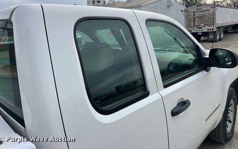 image for item LD9953 2008 Chevrolet Silverado 1500 Ext. Cab pickup truck