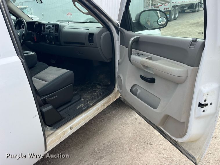 image for item LD9953 2008 Chevrolet Silverado 1500 Ext. Cab pickup truck