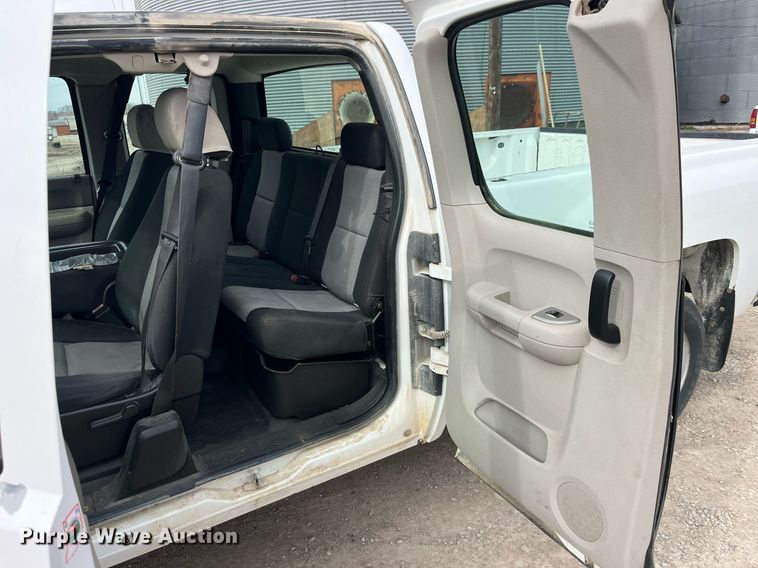 image for item LD9953 2008 Chevrolet Silverado 1500 Ext. Cab pickup truck