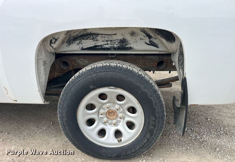 image for item LD9953 2008 Chevrolet Silverado 1500 Ext. Cab pickup truck