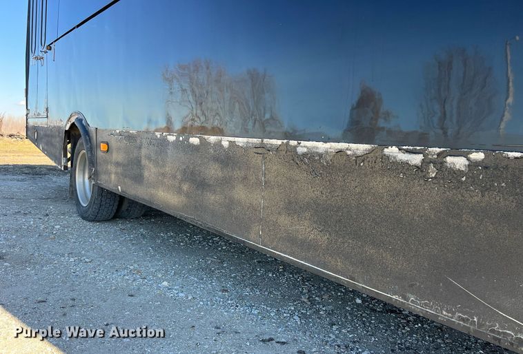 image for item LD9979 2008 GMC C5500 shuttle bus