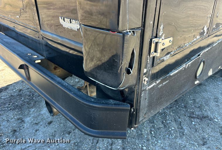 image for item LD9979 2008 GMC C5500 shuttle bus