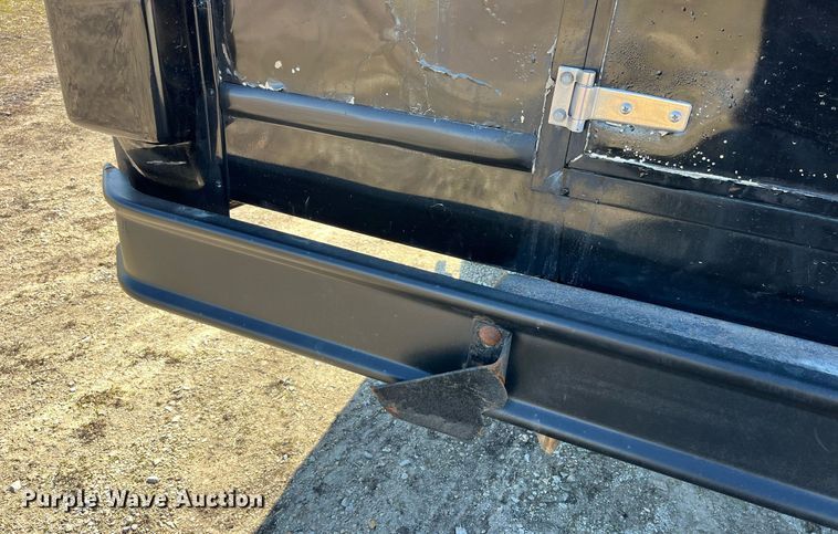 image for item LD9979 2008 GMC C5500 shuttle bus