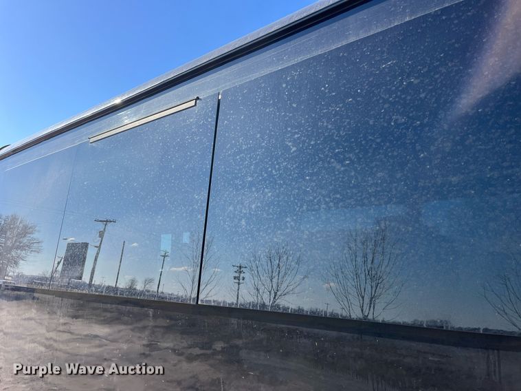 image for item LD9979 2008 GMC C5500 shuttle bus