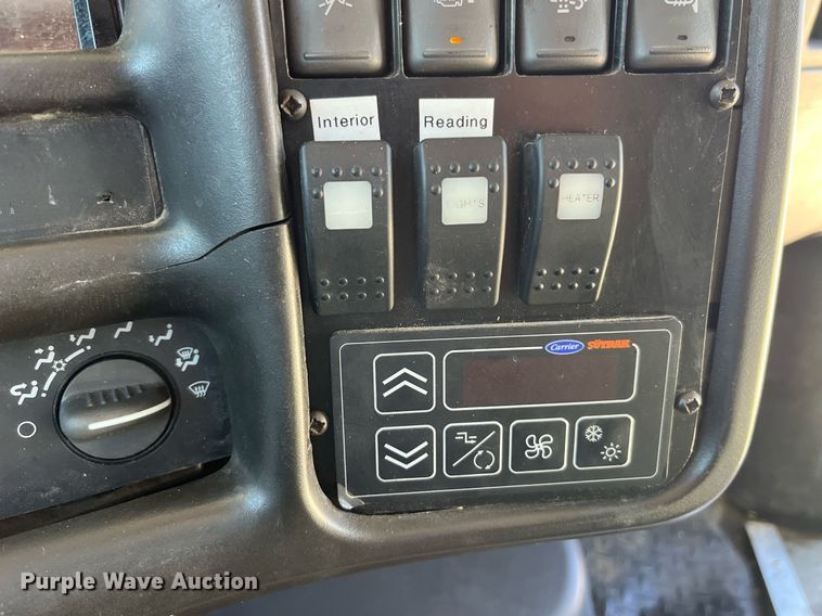 image for item LD9979 2008 GMC C5500 shuttle bus