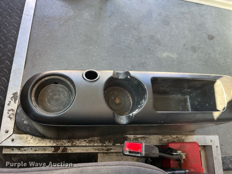 image for item LD9979 2008 GMC C5500 shuttle bus