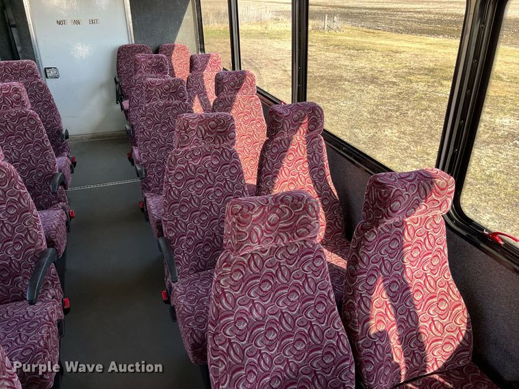 image for item LD9979 2008 GMC C5500 shuttle bus