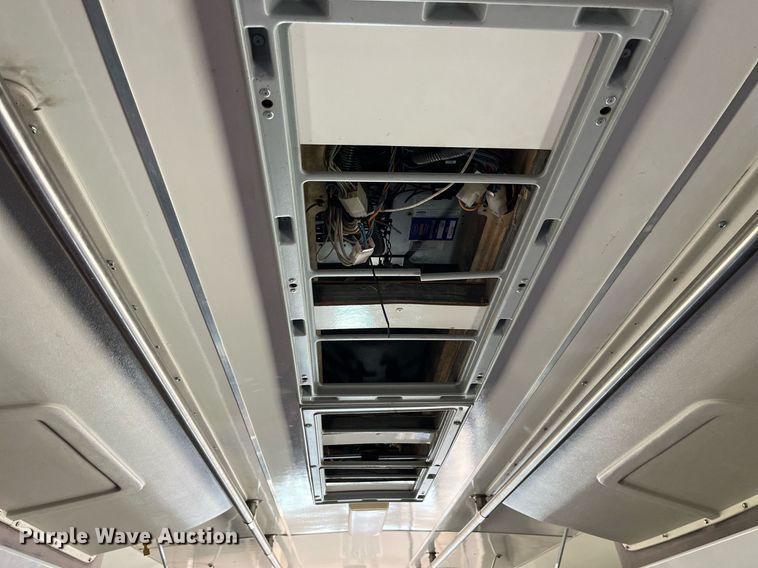 image for item LD9979 2008 GMC C5500 shuttle bus