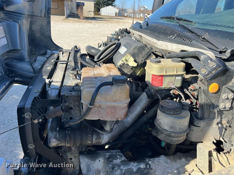 image for item LD9979 2008 GMC C5500 shuttle bus