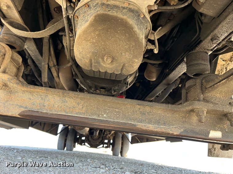 image for item LD9979 2008 GMC C5500 shuttle bus