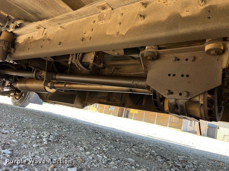 image for item LD9979 2008 GMC C5500 shuttle bus