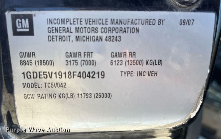 image for item LD9979 2008 GMC C5500 shuttle bus