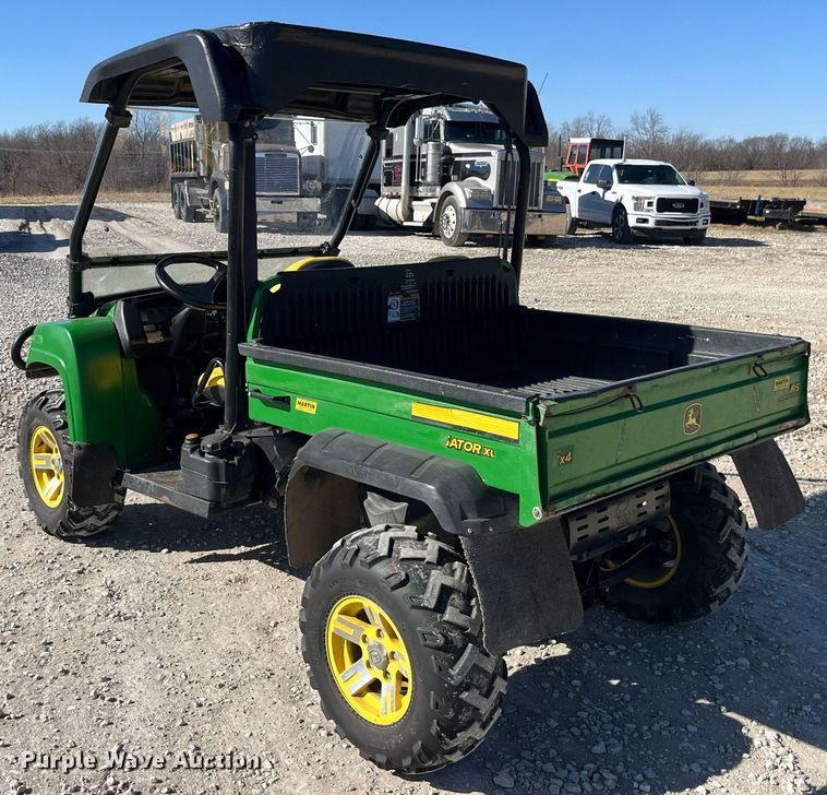 image for item LD9980 2009 John Deere Gator 620i utility vehicle