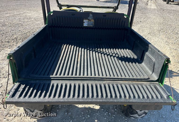 image for item LD9980 2009 John Deere Gator 620i utility vehicle