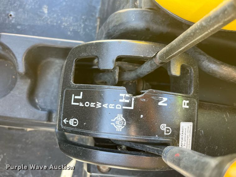 image for item LD9980 2009 John Deere Gator 620i utility vehicle