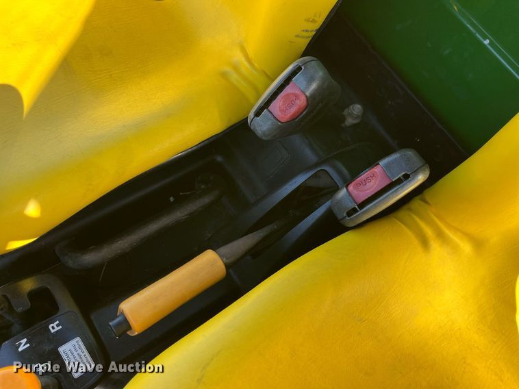 image for item LD9980 2009 John Deere Gator 620i utility vehicle