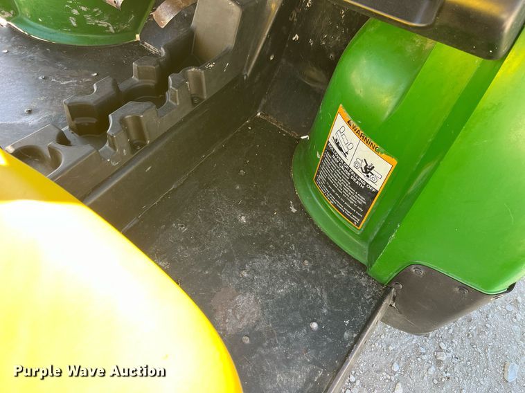 image for item LD9980 2009 John Deere Gator 620i utility vehicle