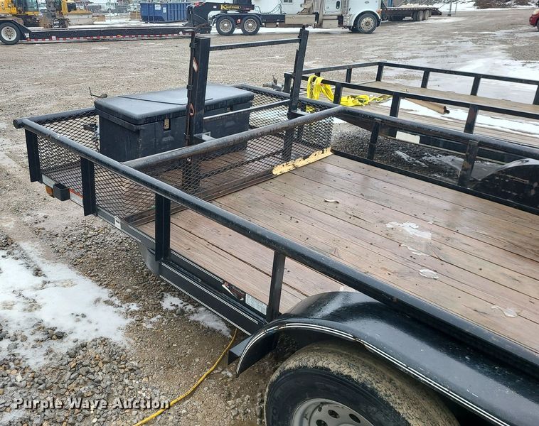 image for item LJ9478 2015 Diamond C utility trailer