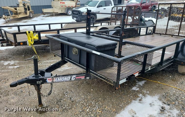 image for item LJ9478 2015 Diamond C utility trailer